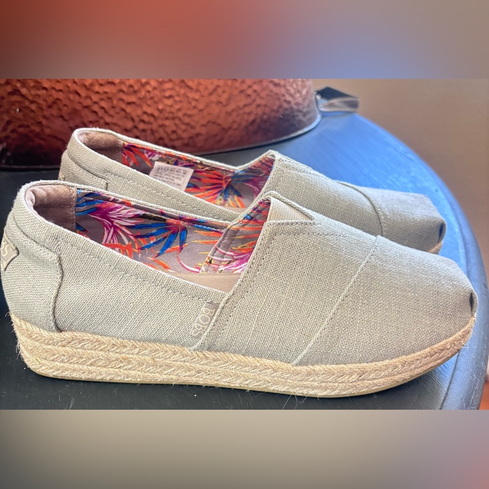 Bobs Skechers w/ memory foam